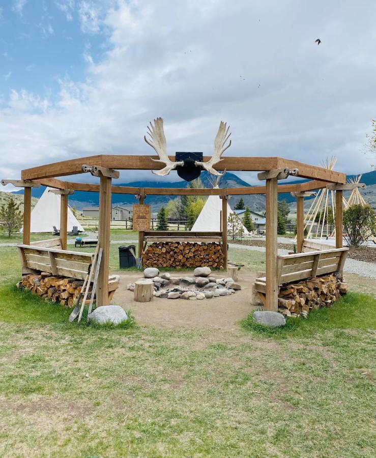 Dreamcatcher Tipi Hotel Gardiner Zewnętrze zdjęcie